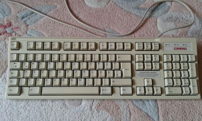 compaq.jpg