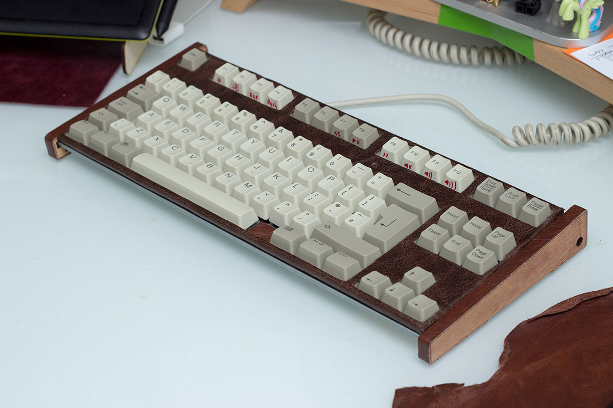 LeatherboardcFull.jpg